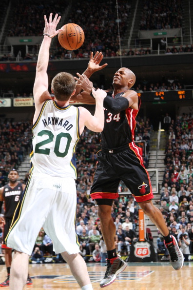 仅展现了两 仅展现了两