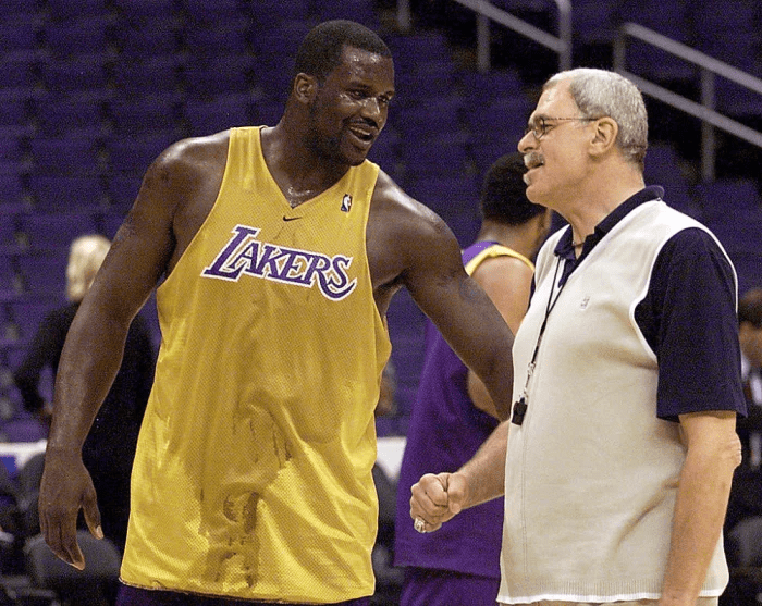 制造牵制 制造牵制